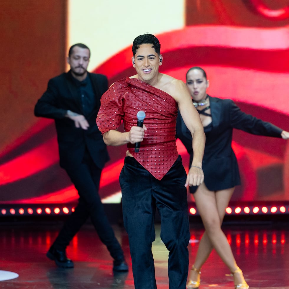 Dionicio Matos conquistó a la audiencia con presentaciones memorables como "Salomé" y "Pégate".