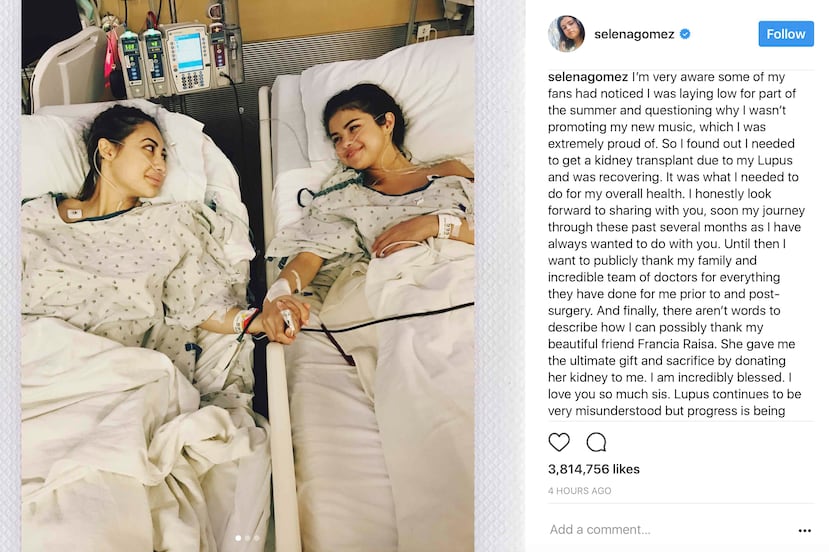 La imagen que compartió Selena Gomez (derecha) cuando reveló que había recibido un riñón de su amiga Francia Raisa. (Instagram)