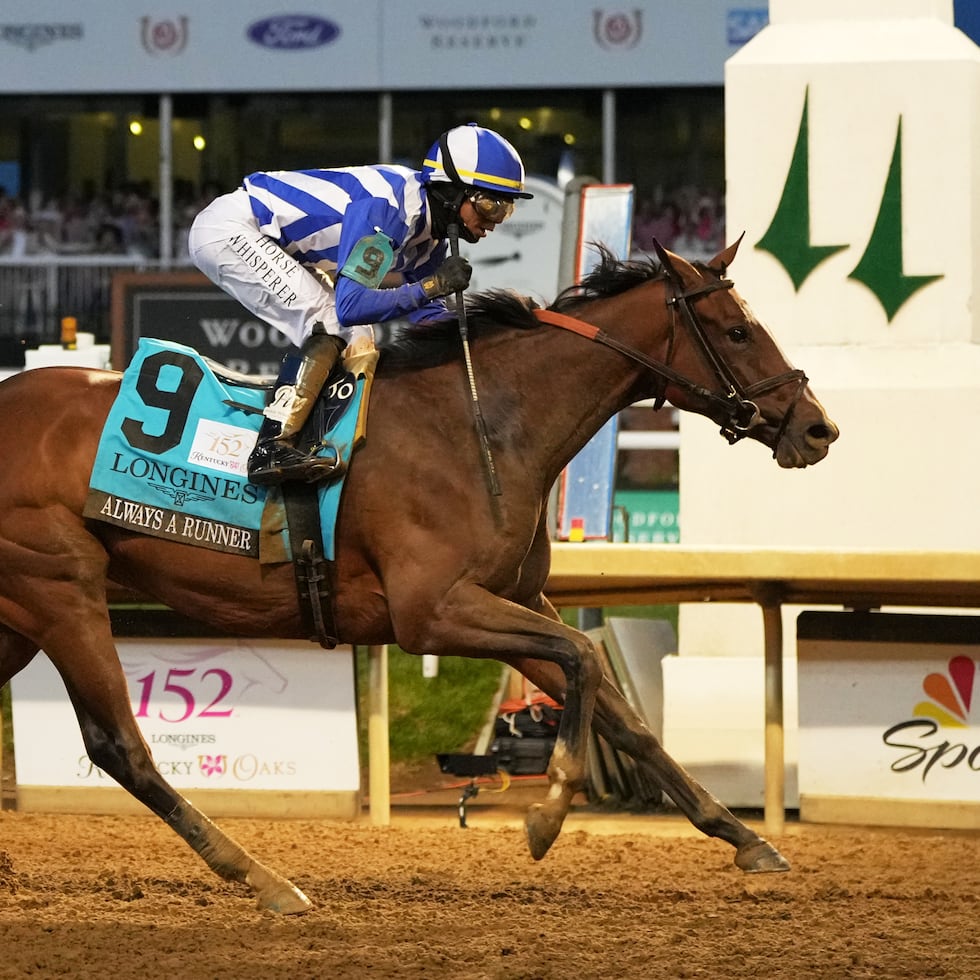 José Luis a la monta de Always a Runner en el Kentucky Oaks.