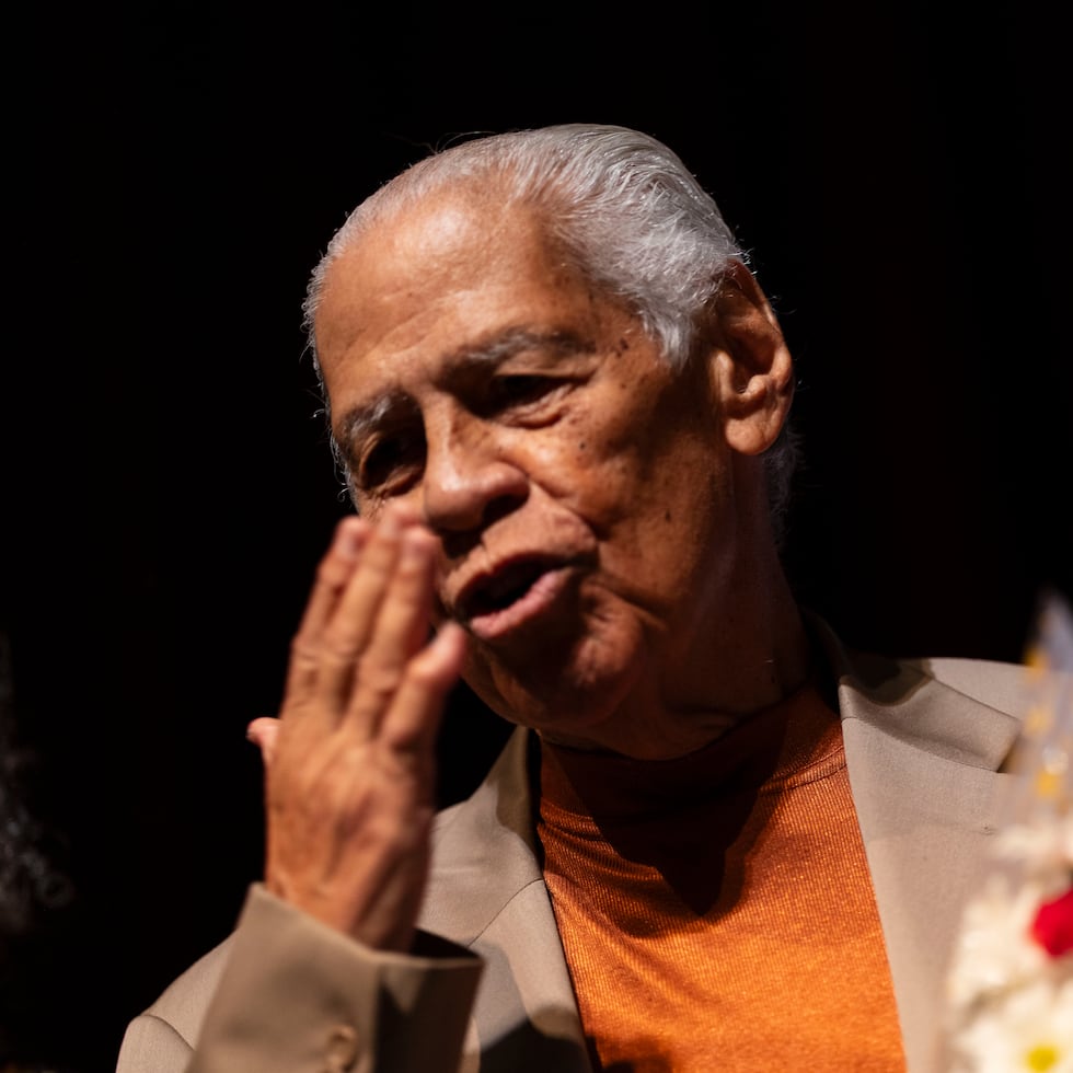 En su libro, Sánchez explora la nefasta línea del corte racial (the color line), y desde ese lugar desamparado, trata de sacar algo esperanzador, escribe Benigno Trigo.