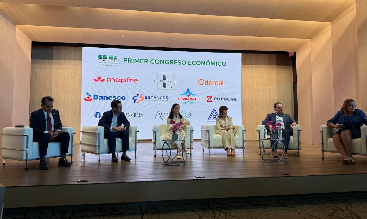 Líderes bancarios advierten que Puerto Rico enfrenta crisis de liderazgo y falta de reformas económicas