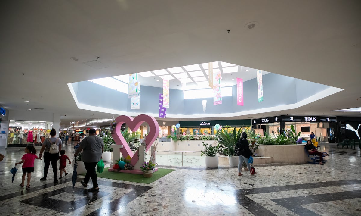 Mayagüez Mall cierra por falta de electricidad