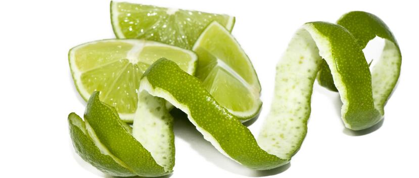 La cáscara del limón además de ser un ingrediente aromático, esta aporta sustancias medicinales muy importantes. (Shutterstock)