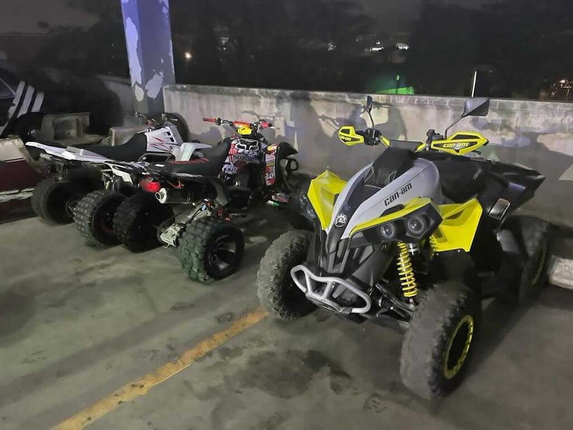 Algunos de los vehículos todoterreno que fueron ocupados ayer durante la corrida de motoras en Cantera.