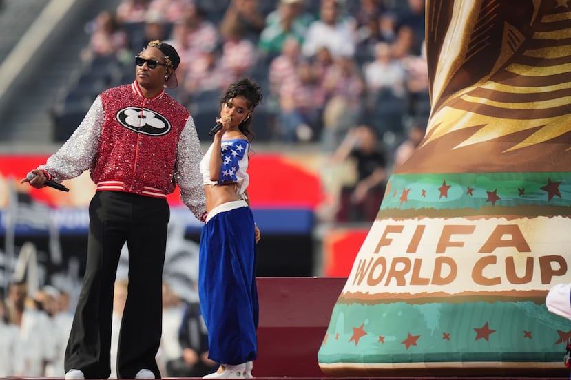 Future y Tyla en la antesala del primer partido entre el equipo de las Barras y las Estrellas y Paraguay.