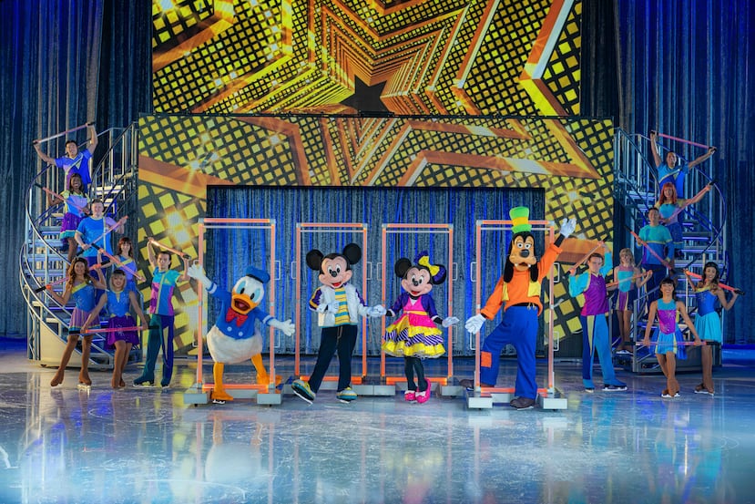 Desde la izquierda, Donald Duck, Mickey Mouse, Minnie Mouse y Goofy, son el hilo conductor del espectáculo "Jump In!" de Disney On Ice.