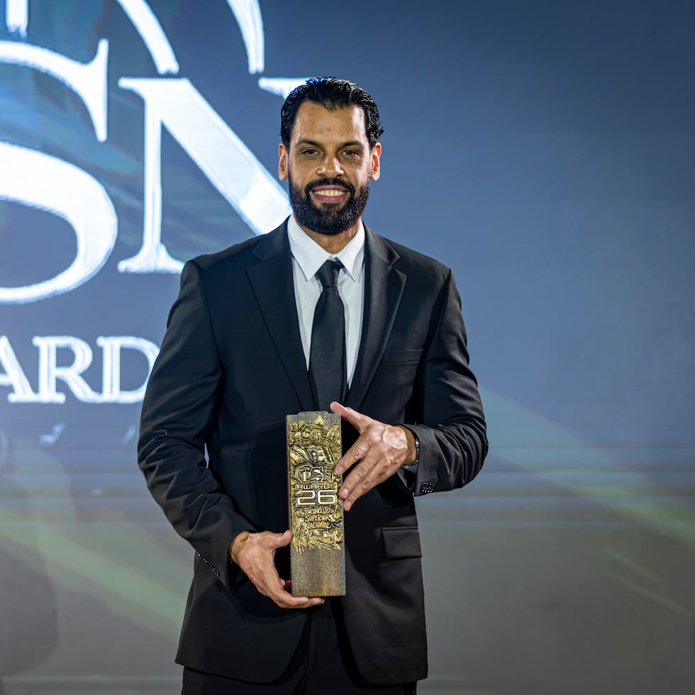 Christian Dalmau con el premio de Dirigente del Año 2026.