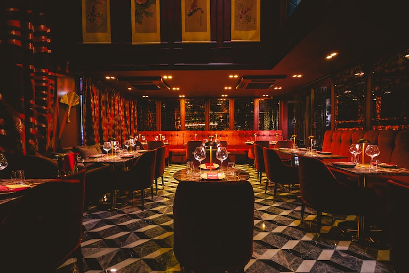 DRGN combina lujo contemporáneo con referencias asiáticas sutiles.