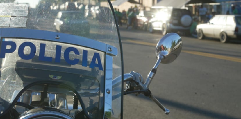 Según datos preliminares de la Oficina de Prensa de la Policía, el accidente ocurrió a las 6:40 a.m. cuando un policía municipal que conducía una motocicleta atropelló al peatón de 80 años que caminaba por el lugar. (Archivo)
