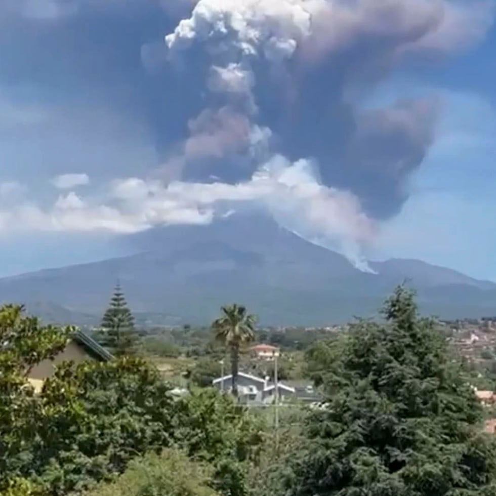 La actividad volcánica del Etna ha aumentado la curiosidad de viajeros.