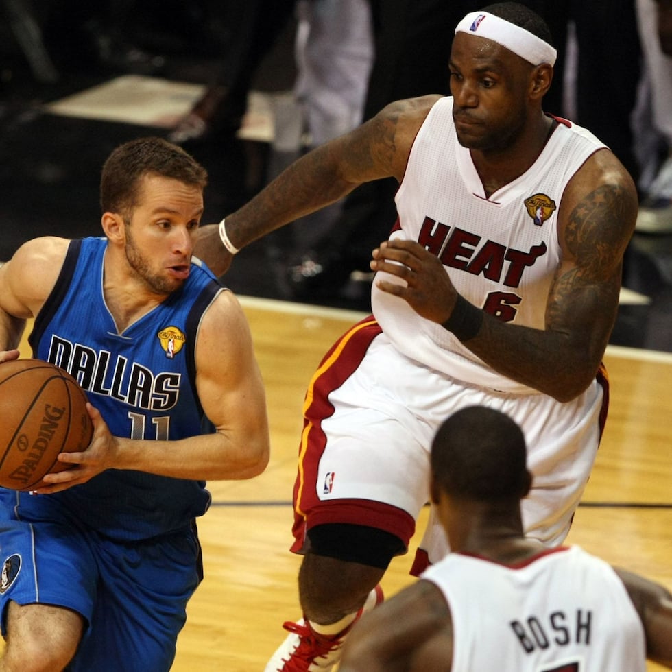 José Juan Barea junto a LeBron James en la final de la NBA de 2011.