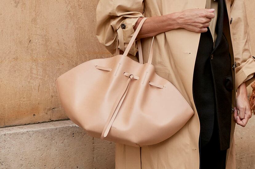 La cartera es un complemento esencial, pero lo ideal es que la mantengas limpia y bien cuidada. (Foto: WGSN)