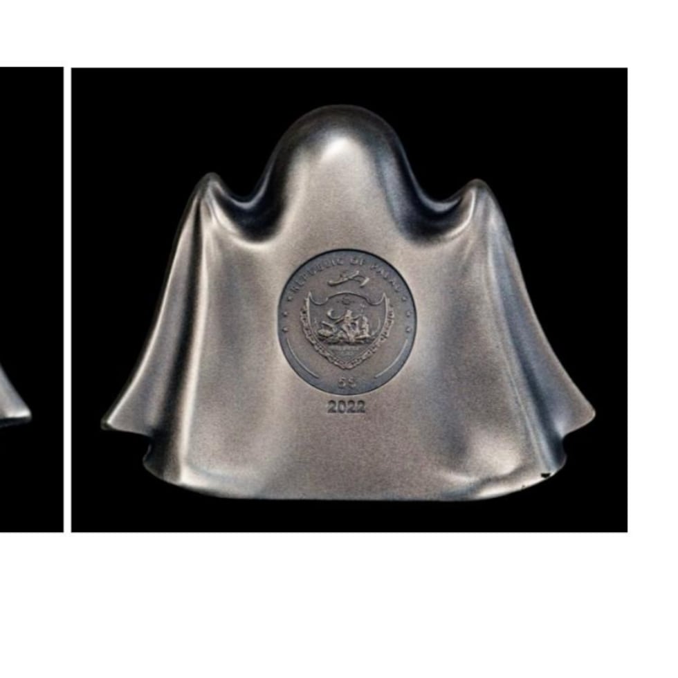 Las monedas especiales de la República de Palau son acuñaciones conmemorativas legalmente autorizadas y destinadas principalmente a coleccionistas, tal como esta moneda de plata 5 dólares en forma de fantasma del año 2022.