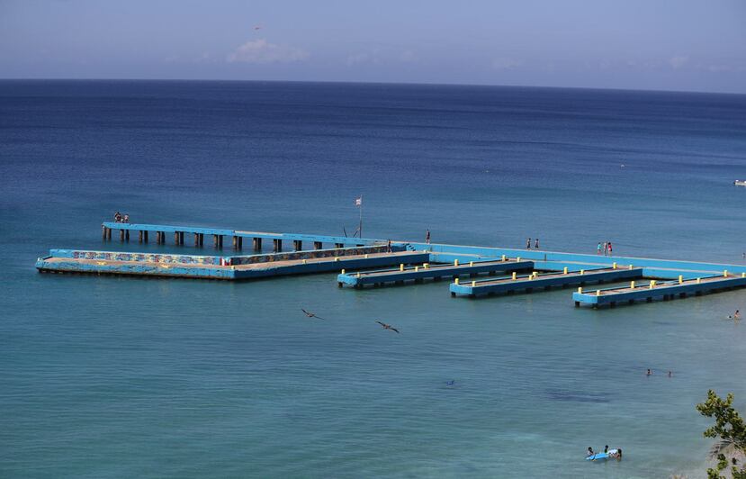 La playa Crash Boat da señales de recuperación tras el embate María