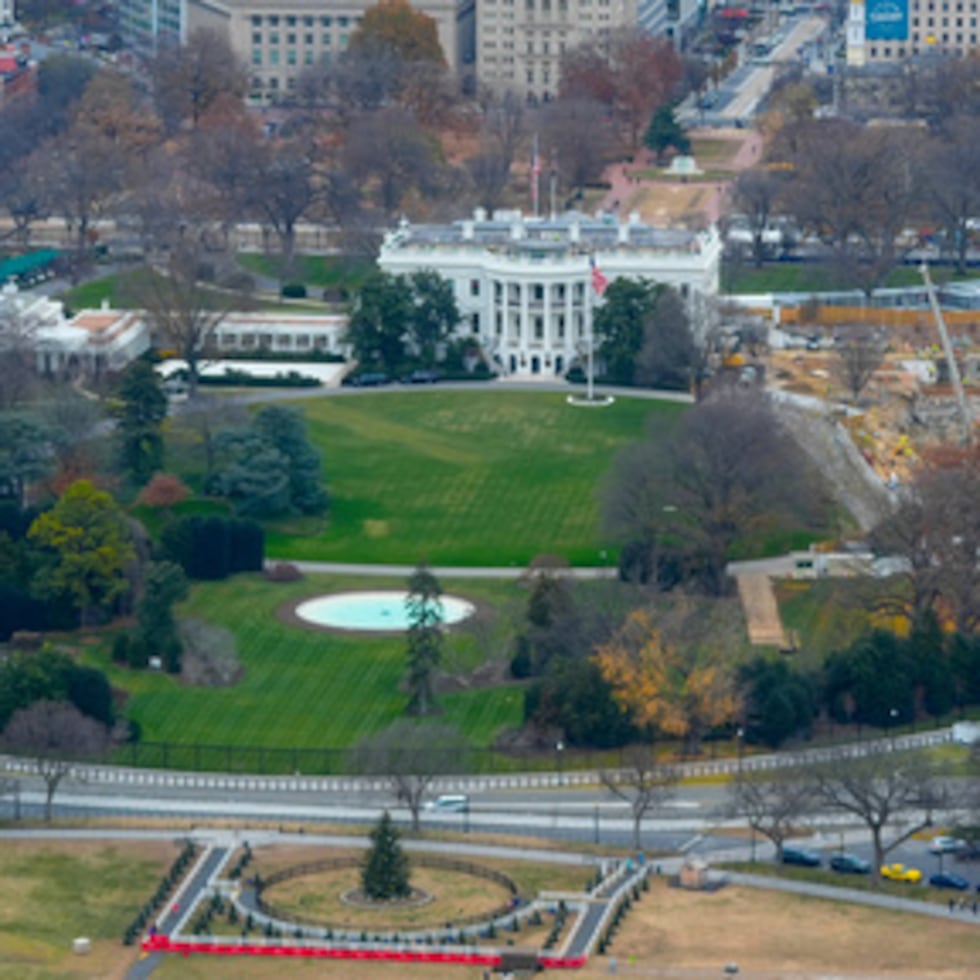 Continúan los trabajos de construcción del salón de baile de la Casa Blanca, en Washington.