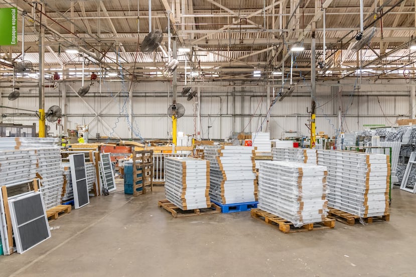 Los proyectos de expansión realizados en sus plantas han optimizado los procesos y mejorado la capacidad de producción. Air Master sirve a clientes residenciales, comerciales, ferreterías y construcción.