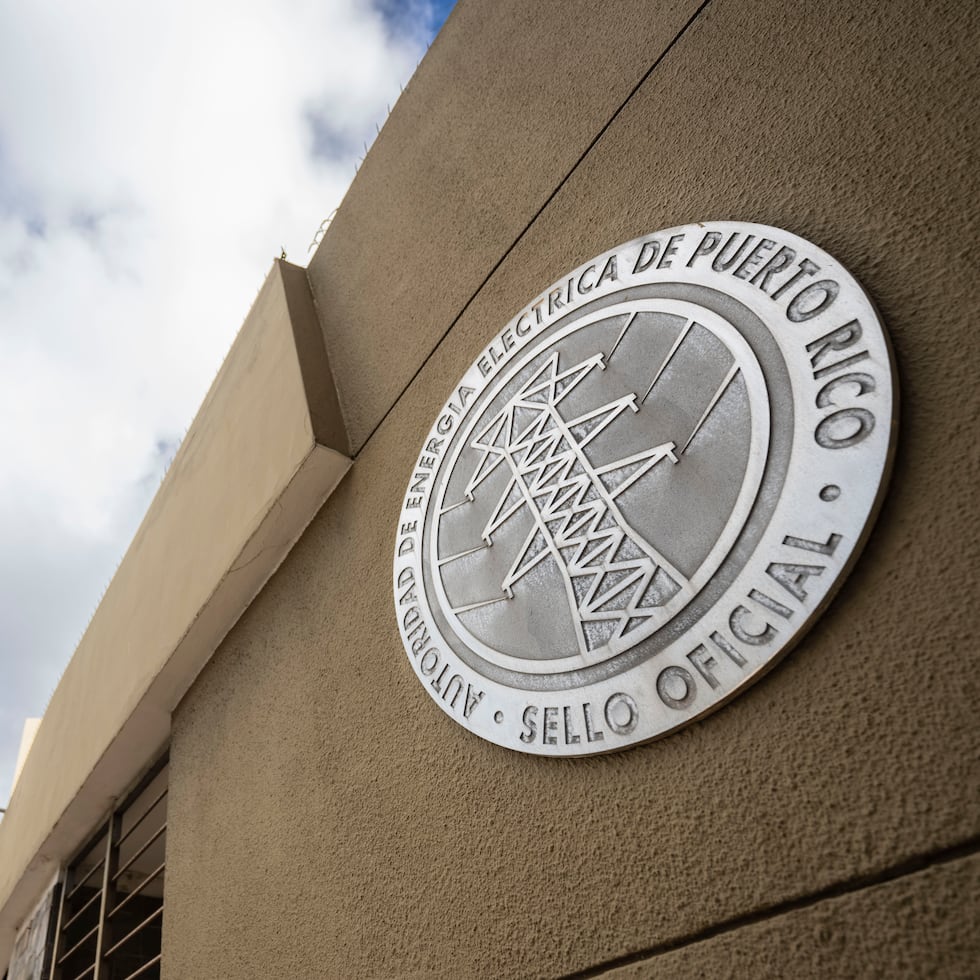 Creada en 1941 como la Autoridad de Fuentes Fluviales, la corporación pública gestionó todo el sector eléctrico hasta 2021, cuando cedió la red de transmisión y distribución a LUMA Energy.