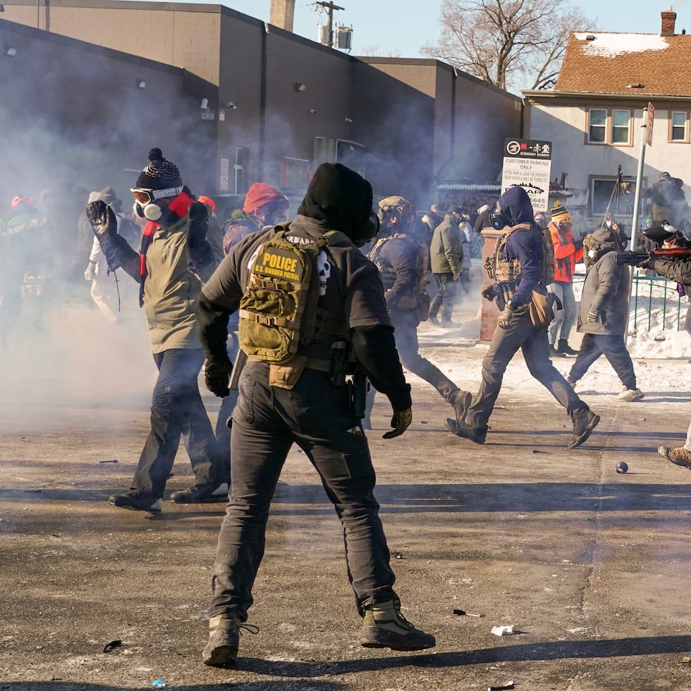 Los patrullajes de agentes de inmigración provocaron, a principios de año, caos en Minneapolis, Minnesota, donde se dio muerte a dos ciudadanos estadounidenses.