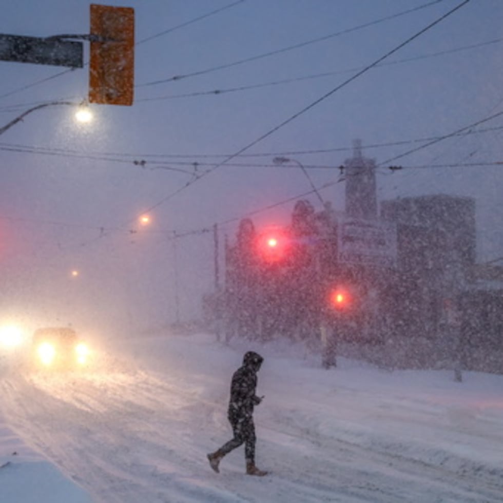 Se pronosticaron hasta dos pies de nieve acumulada en algunos de los lugares más afectados.