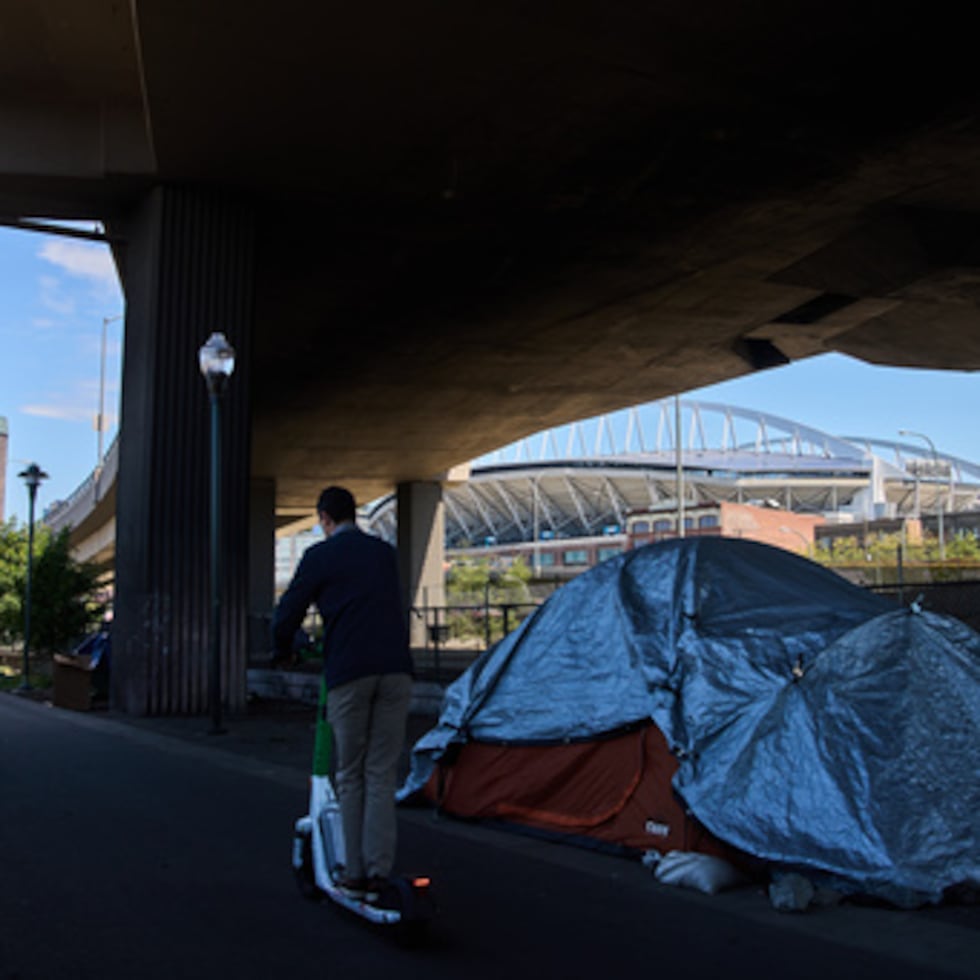 El aumento de los campamentos de tiendas de campaña ha atormentado a los líderes urbanos durante años.