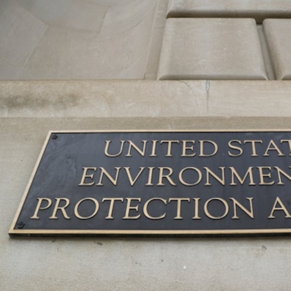 ARCHIVO - El edificio de la Agencia de Protección Ambiental (EPA) se ve en Washington el 21 de septiembre de 2017. (AP Photo/Pablo Martinez Monsivais, Archivo)