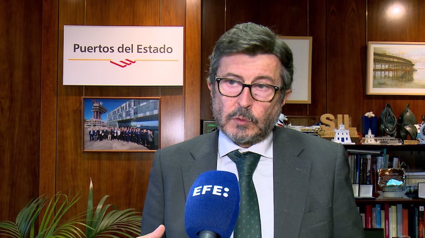 Puertos del Estado ha presentado este miércoles una nueva normativa junto a la Asociación Española de Normalización para impulsar la transformación y la evolución de los puertos hacia los denominados como puertos inteligentes, mejorando su gestión y su eficiencia y reforzando la competitividad de estas infraestructuras.EFE