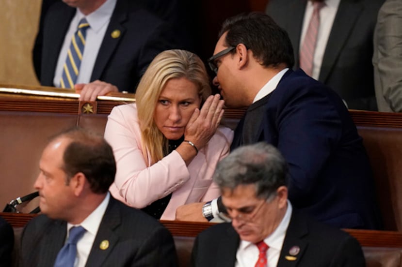 Santos y Greene conversan durante la elección del Speaker en el Congreso de EE.UU.
