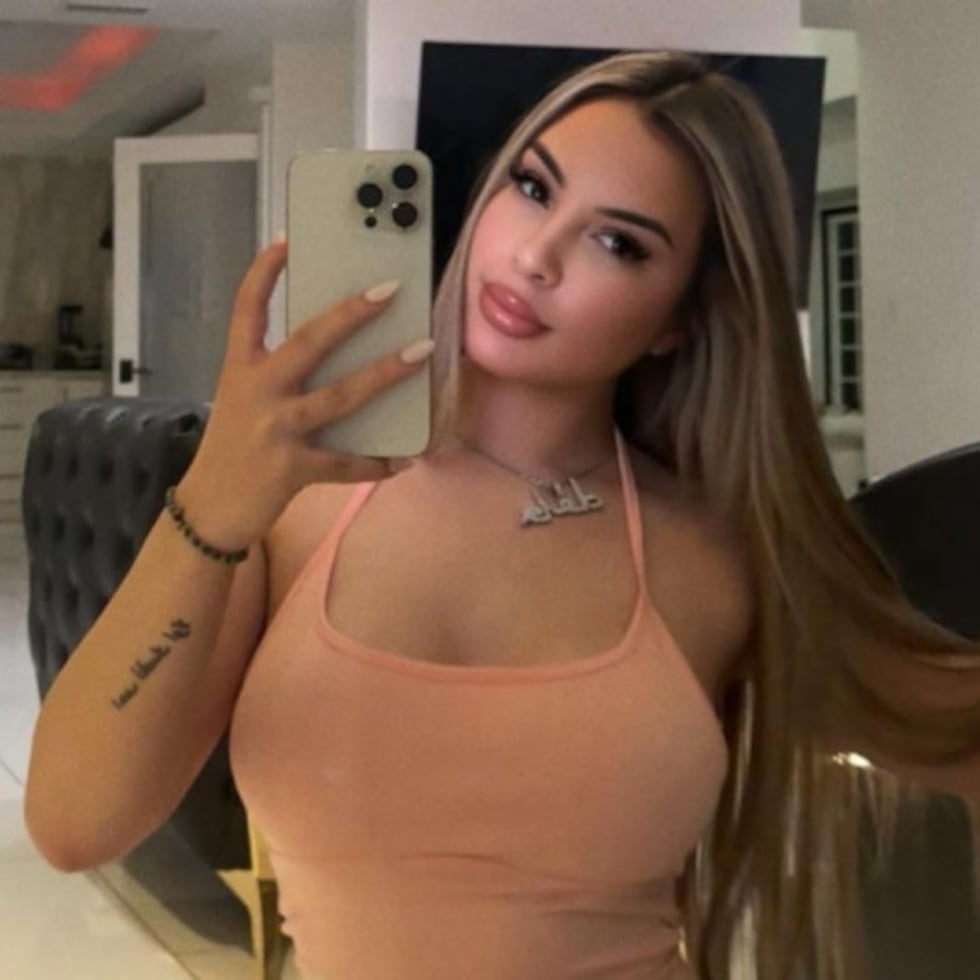 La influencer y cantante De la Rosa.