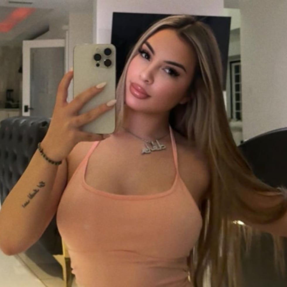 La influencer y cantante De la Rosa.