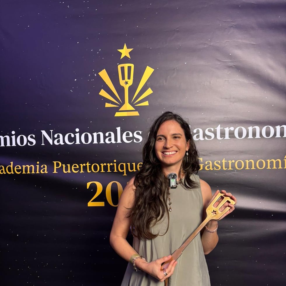 Crystal Díaz, co-propietaria de El Pretexto y Produce fue una de las ganadoras de los Premios Nacionales APUGA 2025.
