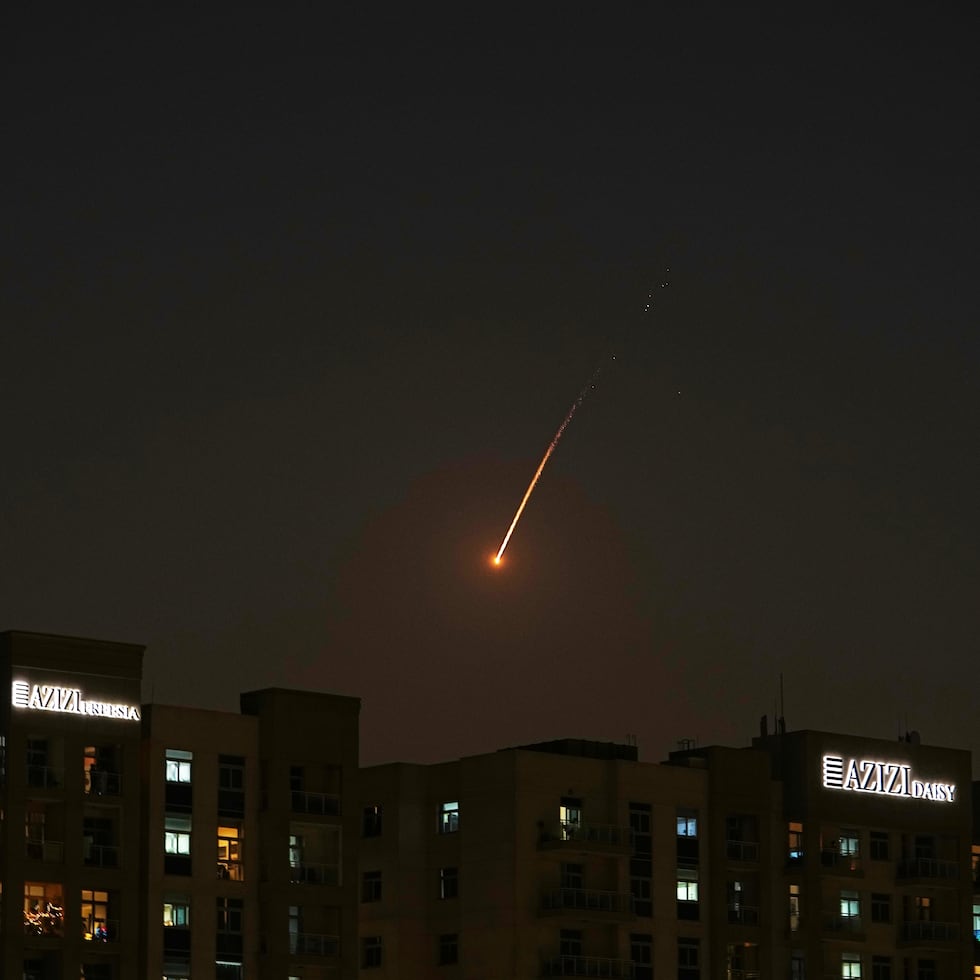 Según Washington, Teherán estaba intentando reconstruir su programa atómico después de que Estados Unidos bombardeara en junio del año pasado las centrales nucleares de Fordó, Natanz e Isfahán, en la denominada Operación Martillo de Medianoche.