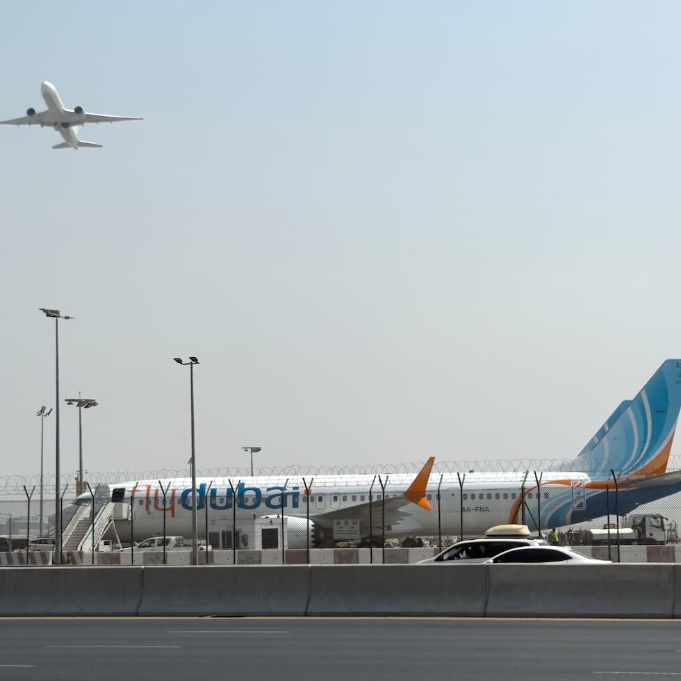 El avión de FlyDubai transmitió una alerta de emergencia, según información de seguimiento de vuelos disponible públicamente.
