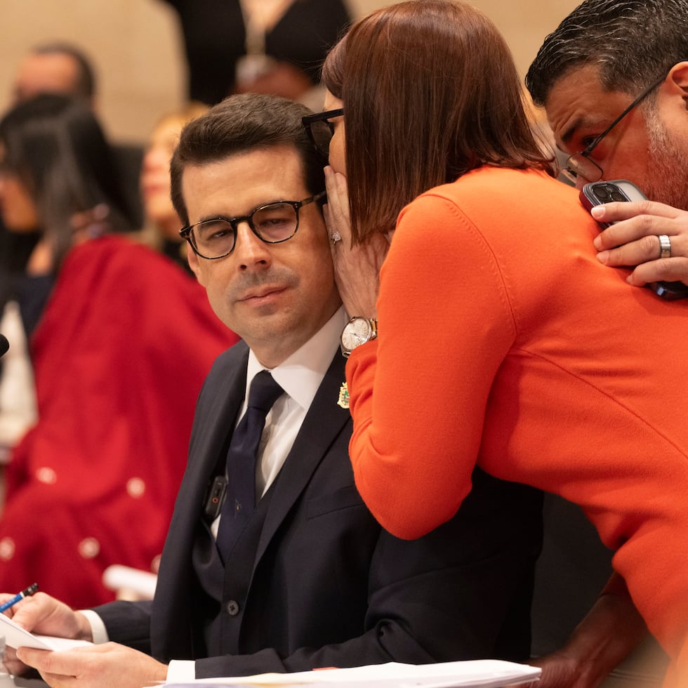 ¿No es acaso Verónica Farraiouli una Atenea caribeña? Entra y sale del hemiciclo cuando le viene en gana, en calidad de esposa, de consultora, de susurradora, de diosa y de directora ejecutiva del Distrito de Convenciones, escribe Cezanne Cardona.