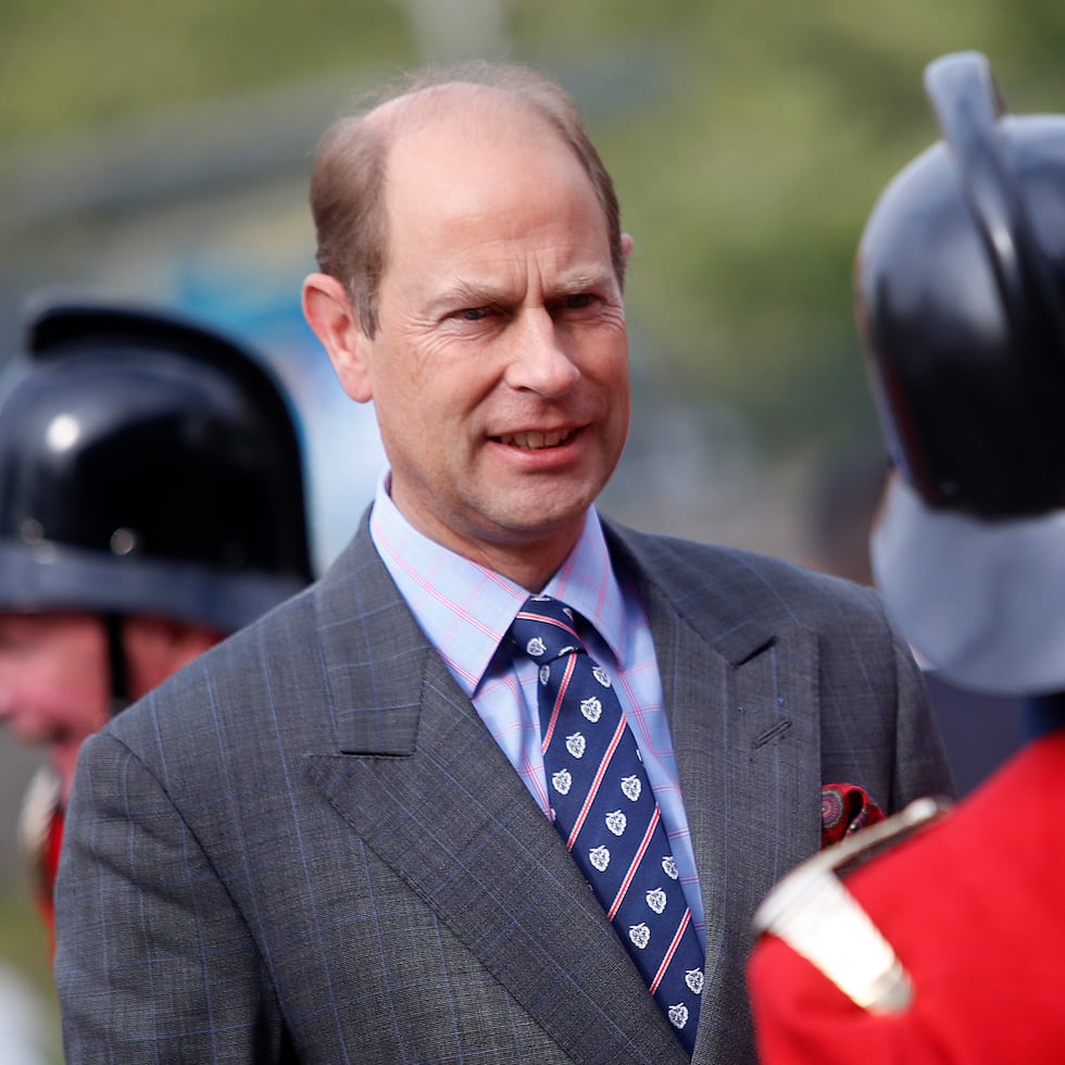 Edward, de 61 años, duque de Edimburgo y decimoquinto en la línea sucesoria de la casa Windsor
