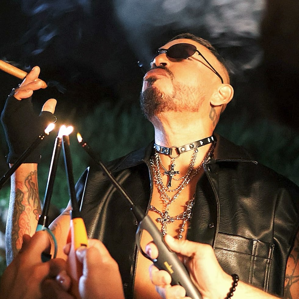 La reinterpretación cuenta con un video oficial disponible en el canal de YouTube de Duars Entertainment.