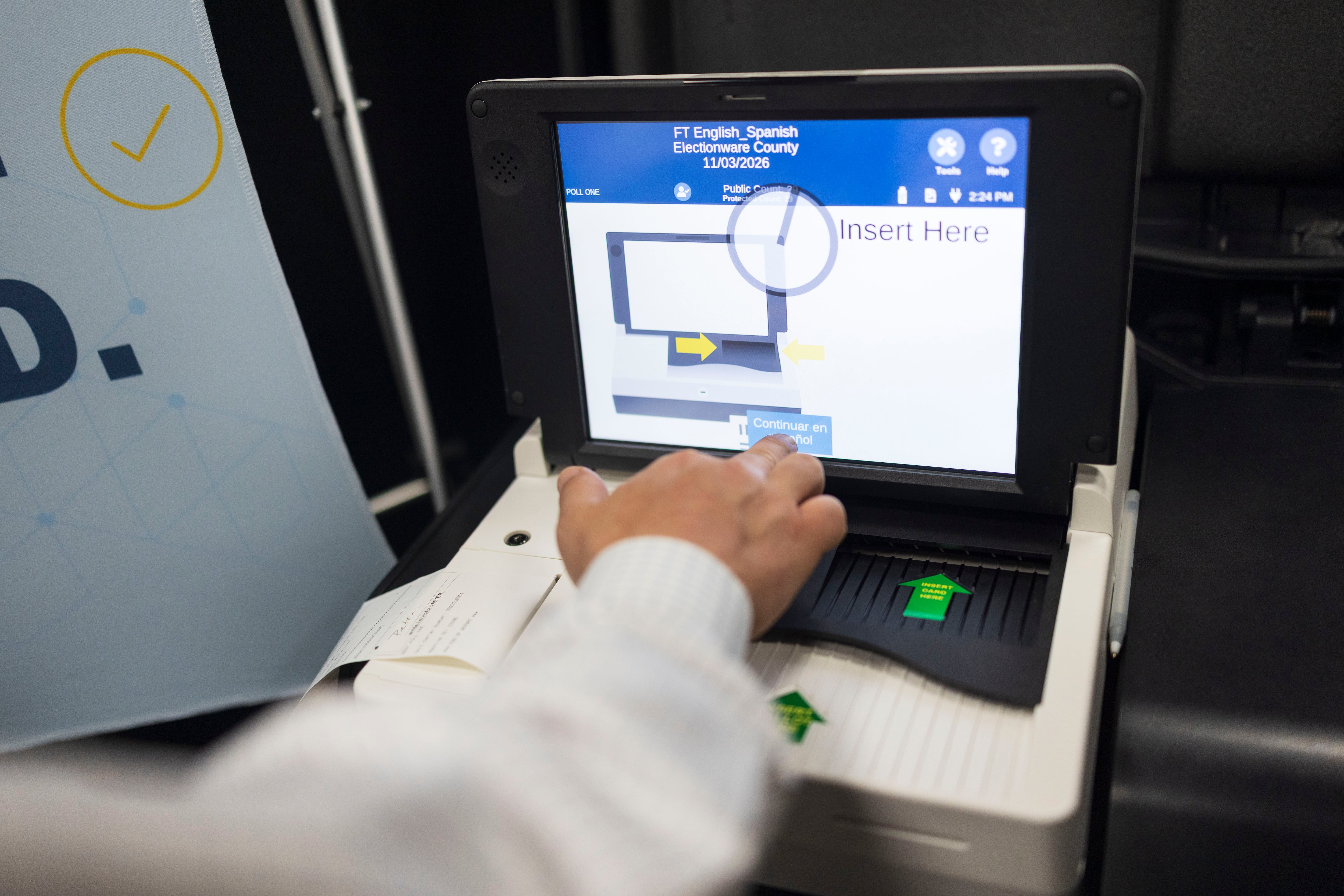 Imagen de la cobertura de: CEE flexibiliza solicitud para máquinas de escrutinio electrónico tras reiniciar el proceso