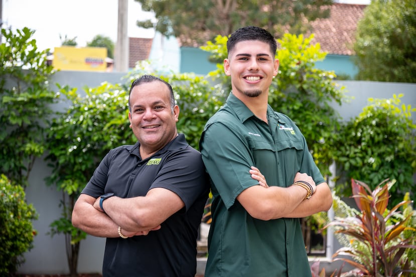 Luciano Cáceres Rivera, presidente del Comité de Educación de Coop Rincón, y Jan Carlos Lorenzo Bonilla, presidente del Comité de la Juventud de Coop Rincón.