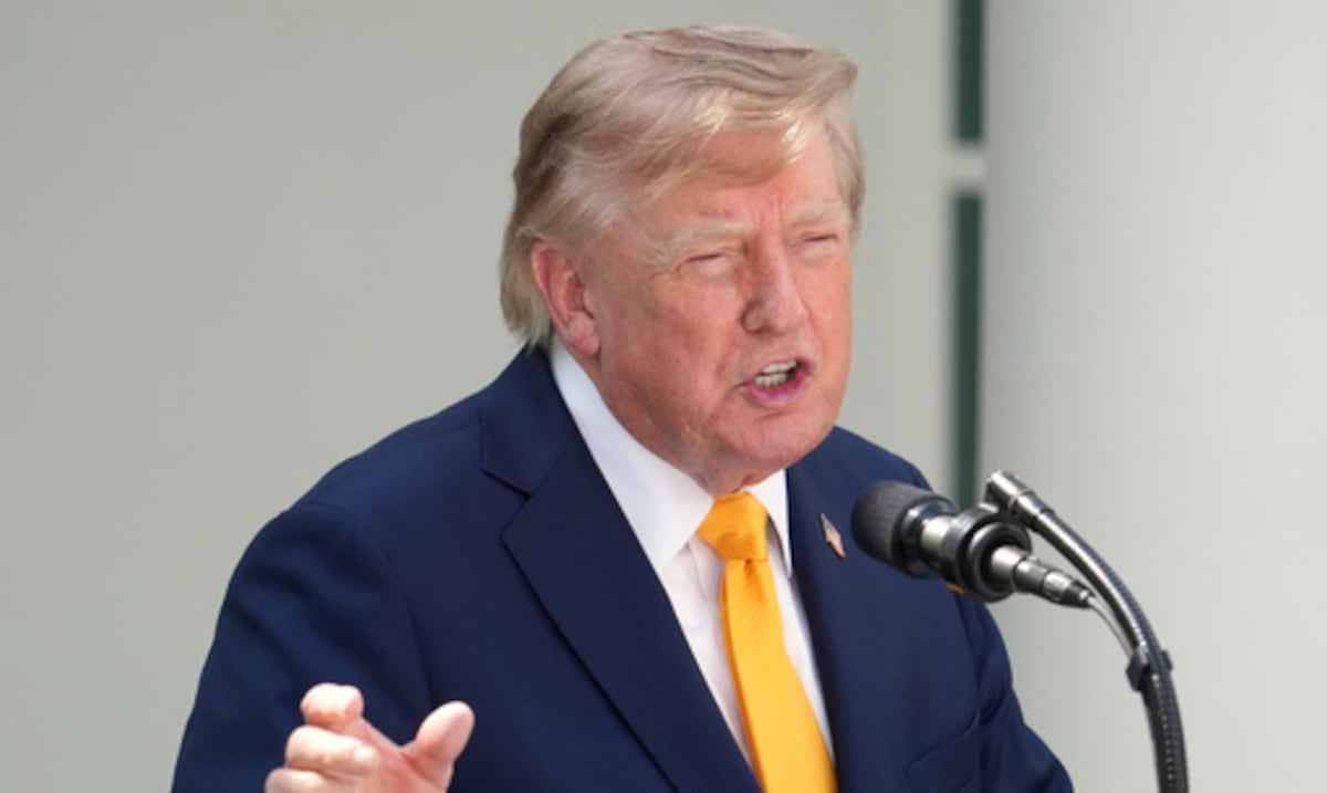 Trump anuncia acuerdo con Venezuela para controlar 65,000 millones de barriles de crudo