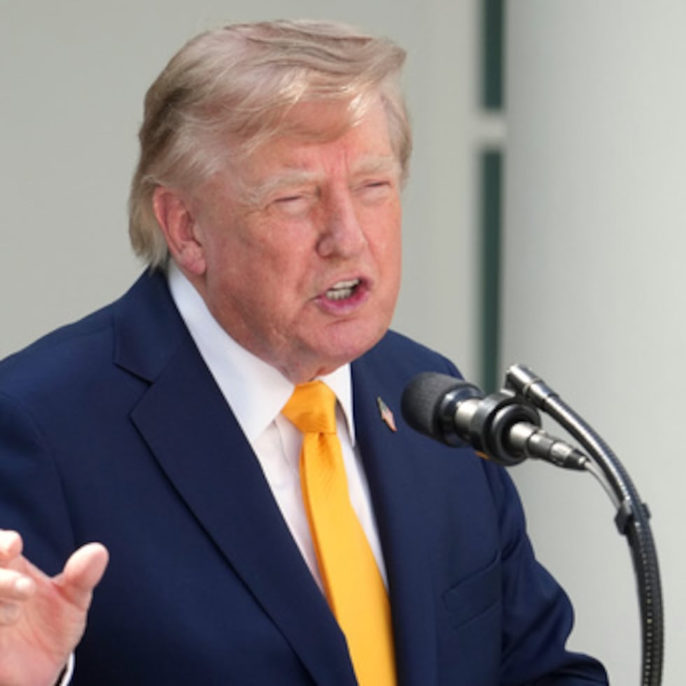 El presidente Donald Trump también amenazó con nuevos aranceles del 50% a los vehículos canadienses, autopartes y acero.