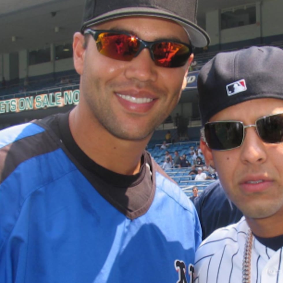 La Cámara de Representantes de Puerto Rico aprobó este miércoles de manera unánime nombrar dos vías en honor al artista urbano Daddy Yankee y al exjugador de Grandes Ligas, recién exaltado al Salón de la Fama del Béisbol, Carlos Beltrán.