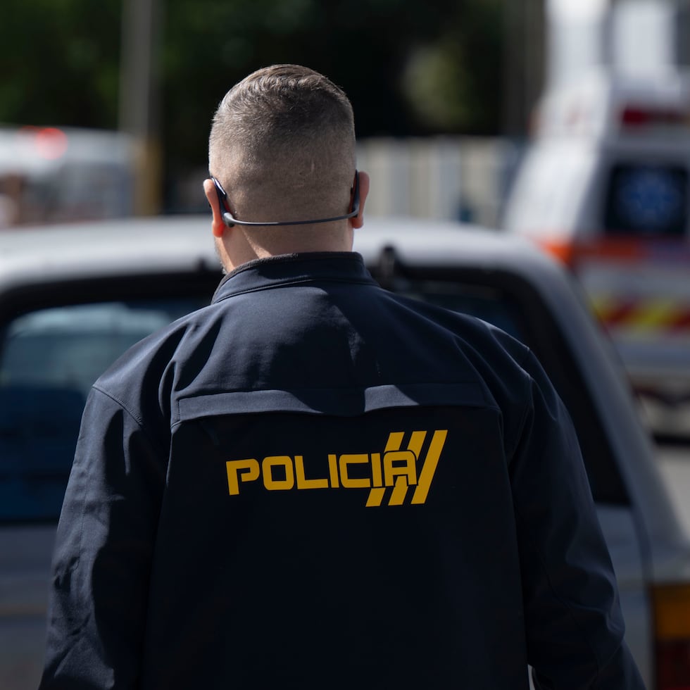Los investigadores buscan alguna pista que les ayude a identificar a la o las personas responsables por el ataque a tiros.
