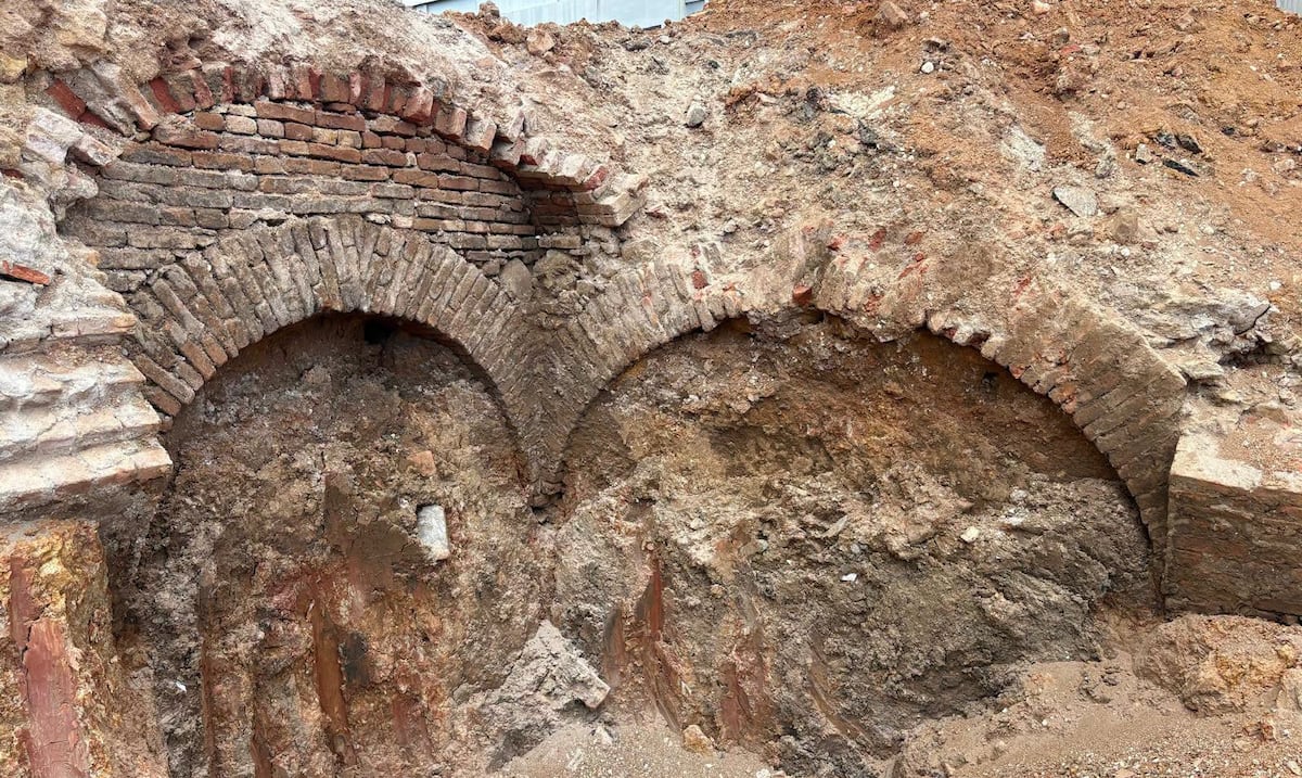 Descubren estructuras históricas del siglo XVIII o XIX durante excavación en Mayagüez
