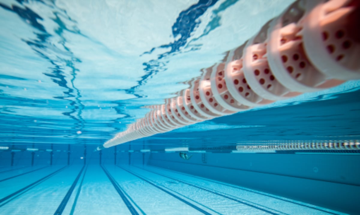 Hallan sin vida a un hombre en piscina municipal de Hormigueros
