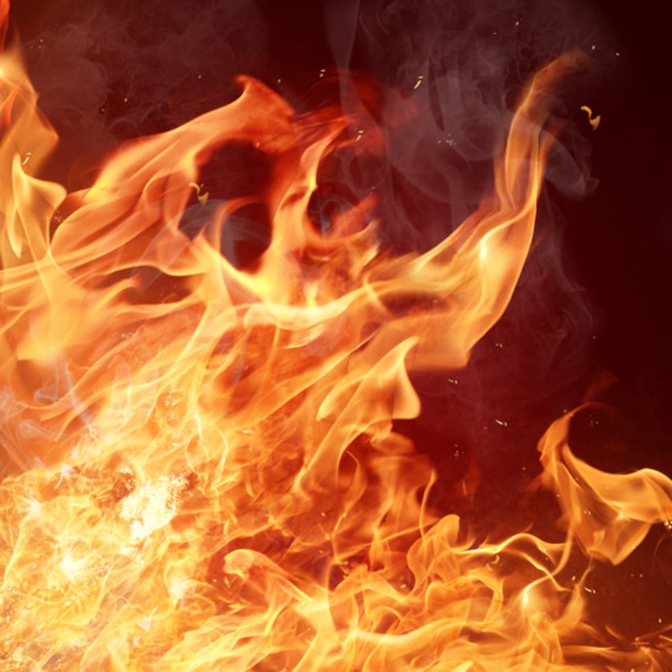 El fuego inició en el primer piso y luego llegó hasta la segunda planta, donde estaban las víctimas.