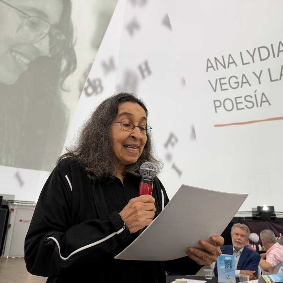A la escritora Ana Lydia Vega le fue dedicada la Semana de la lengua del Departamento de Educación este año.