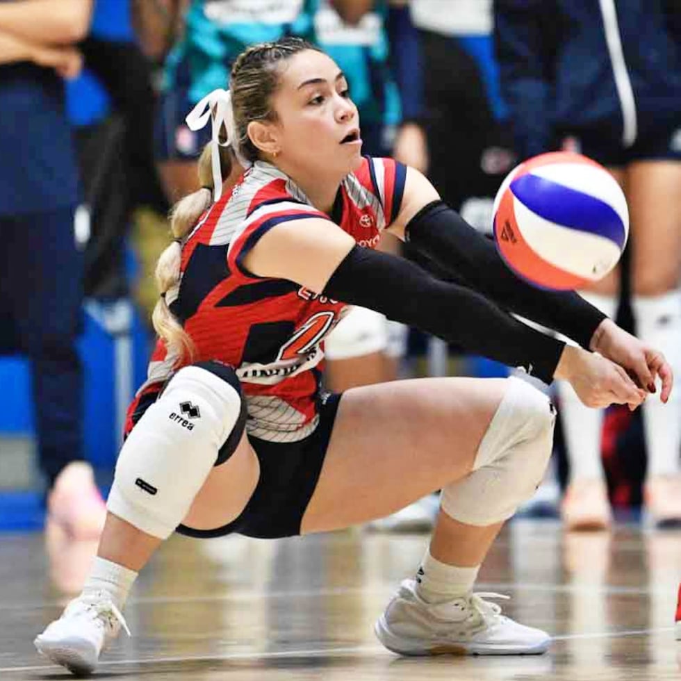 Okiana Valle es la primera líbero en el Voleibol Superior que gana el premio de Más Valiosa de una temporada regular. La posición se estableció a finales de la década de 1990.