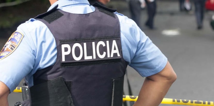 El agente Ismael Rivera y la fiscal Jessica Correa investigaron la escena. (Archivo)