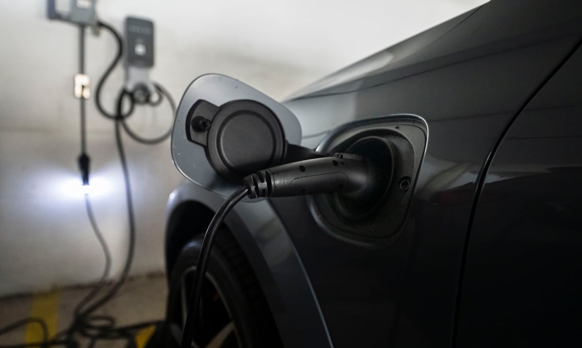 Venta de vehículos electrificados crece 8% en Puerto Rico pese a caída general del mercado