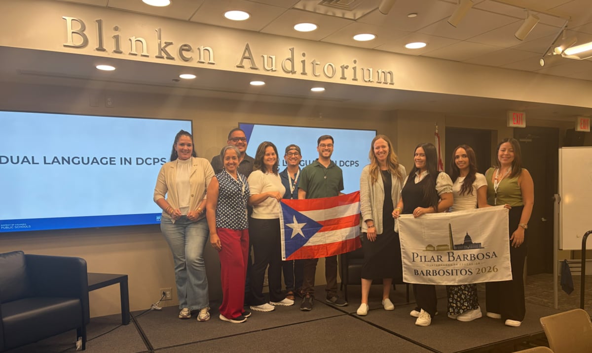 Maestros boricuas se capacitan en IA y educación bilingüe en Washington DC