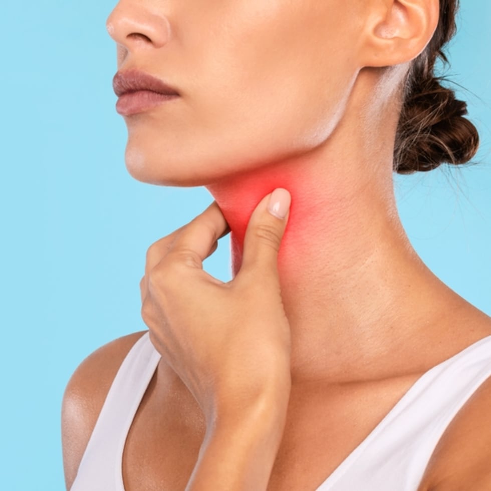 Dolor de garganta es uno de los síntomas que presentan aquellos que han sido contagiados con el virus de la influenza.